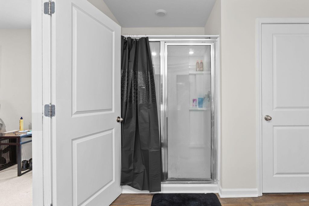 Image 10 of property listing at 126 Lagoona Drive, Summerville, SC 29483