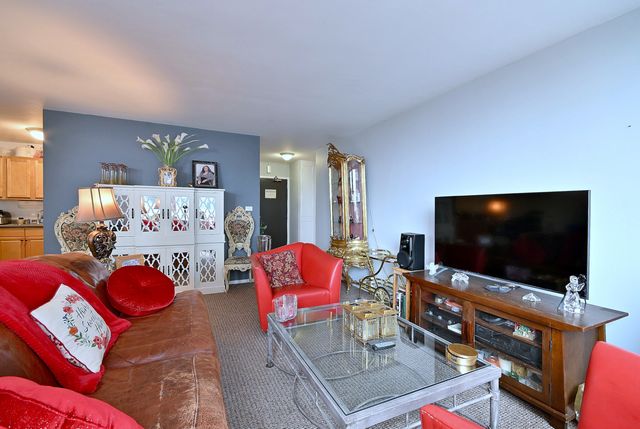 4250 N MARINE Drive 1731, Chicago, IL 60613