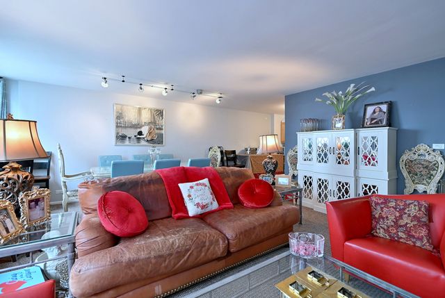 4250 N MARINE Drive 1731, Chicago, IL 60613