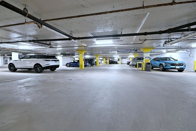 4250 N MARINE Drive 1731, Chicago, IL 60613