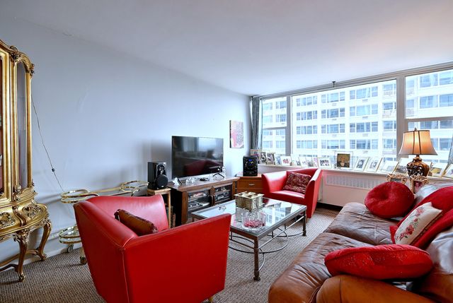 4250 N MARINE Drive 1731, Chicago, IL 60613