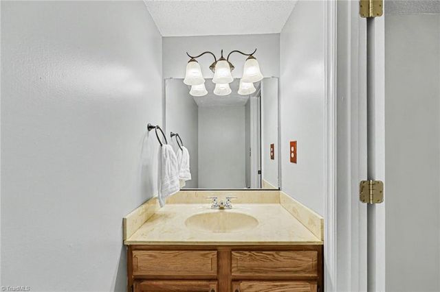 4504 Carriagebrook Court, Clemmons, NC 27012