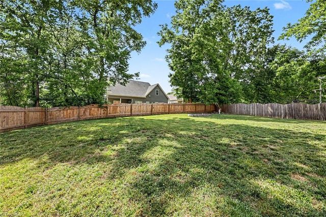 4504 Carriagebrook Court, Clemmons, NC 27012