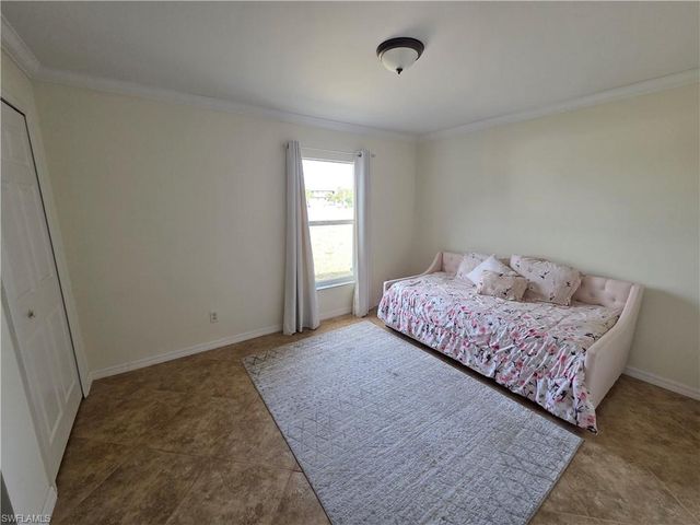 1050 NW 33rd PL, Cape Coral, FL 33993