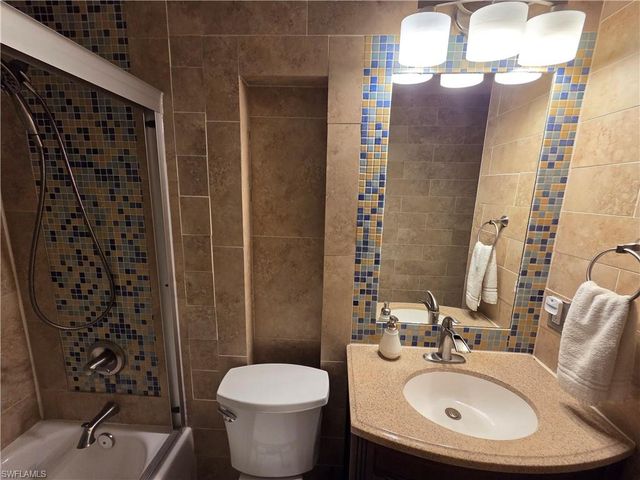 1050 NW 33rd PL, Cape Coral, FL 33993