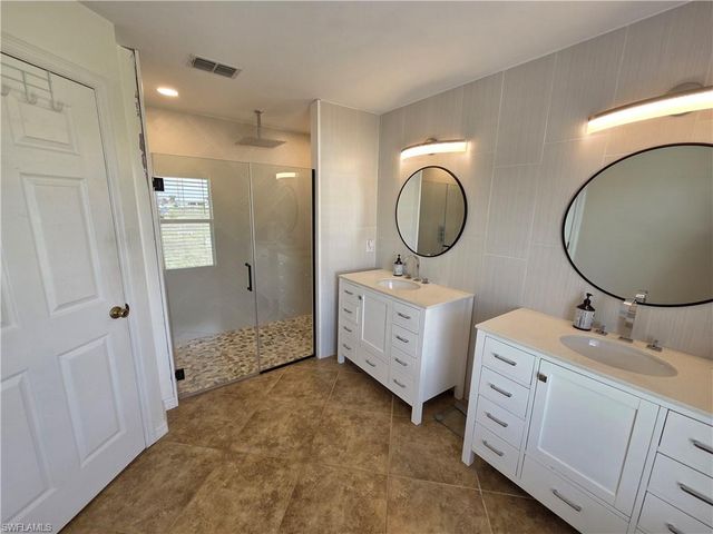 1050 NW 33rd PL, Cape Coral, FL 33993