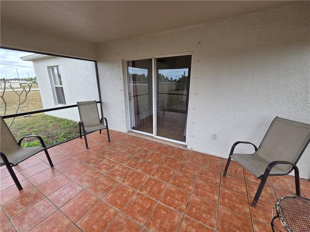 1050 NW 33rd PL, Cape Coral, FL 33993