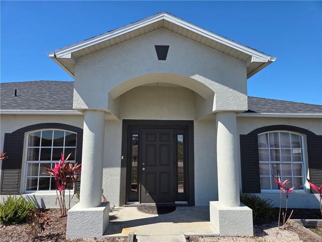 1050 NW 33rd PL, Cape Coral, FL 33993