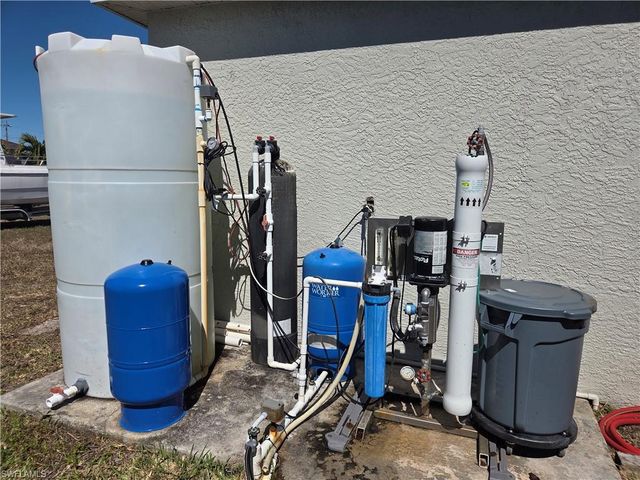 1050 NW 33rd PL, Cape Coral, FL 33993