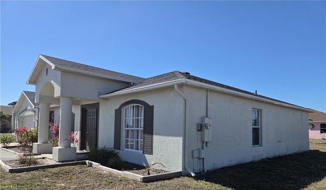 1050 NW 33rd PL, Cape Coral, FL 33993