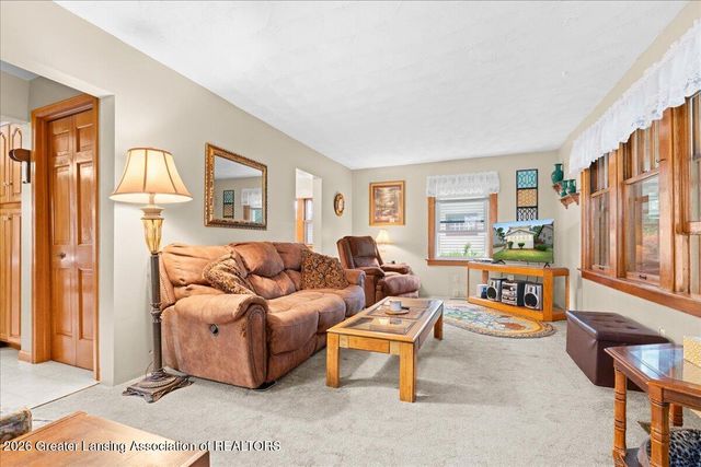 531 Pacific Avenue, Lansing, MI 48910