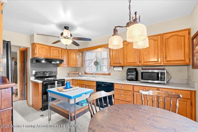531 Pacific Avenue, Lansing, MI 48910