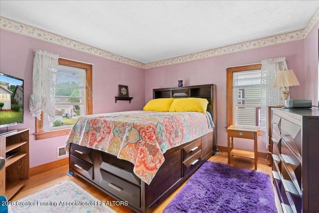 531 Pacific Avenue, Lansing, MI 48910