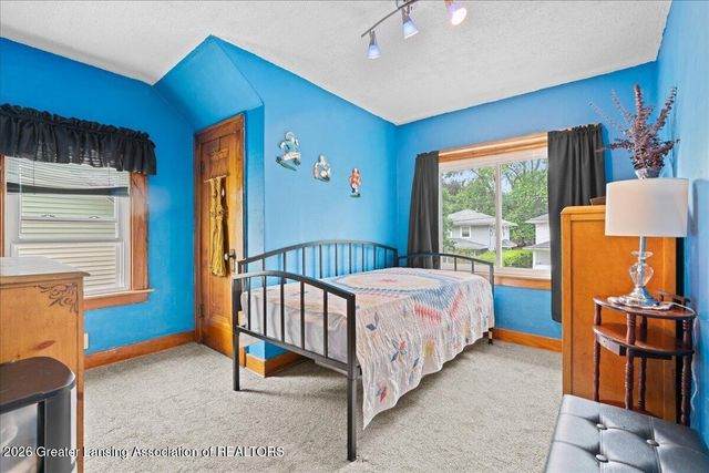 531 Pacific Avenue, Lansing, MI 48910