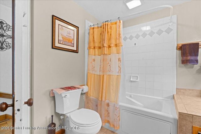 531 Pacific Avenue, Lansing, MI 48910