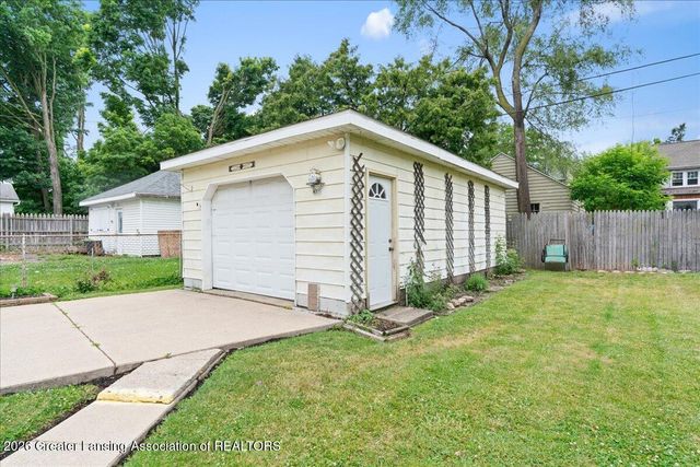 531 Pacific Avenue, Lansing, MI 48910
