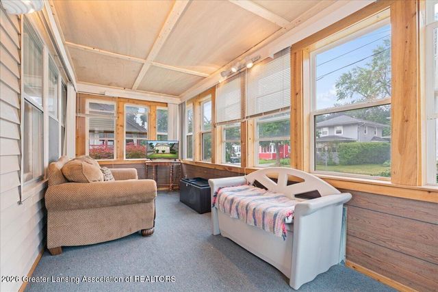531 Pacific Avenue, Lansing, MI 48910