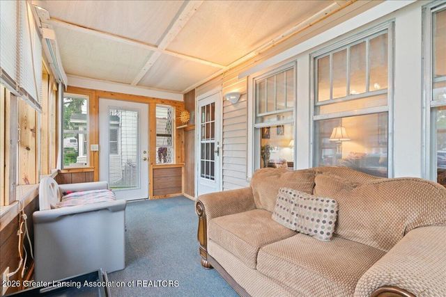531 Pacific Avenue, Lansing, MI 48910