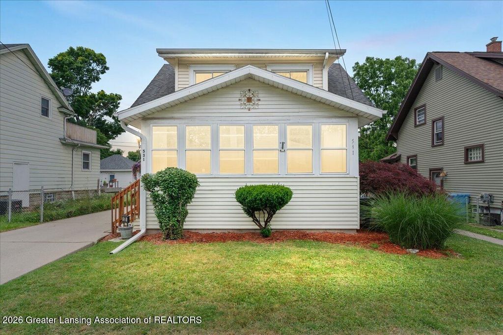 531 Pacific Avenue, Lansing, MI 48910