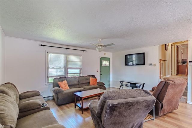 636 Hamburg Street, Mount Airy, NC 27030