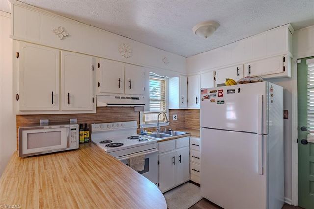 636 Hamburg Street, Mount Airy, NC 27030