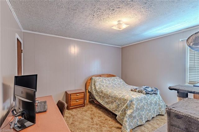 636 Hamburg Street, Mount Airy, NC 27030