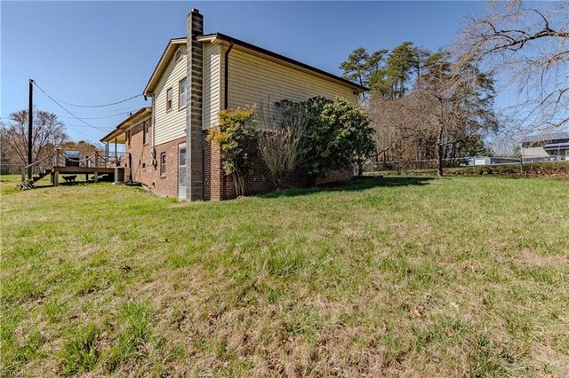 636 Hamburg Street, Mount Airy, NC 27030