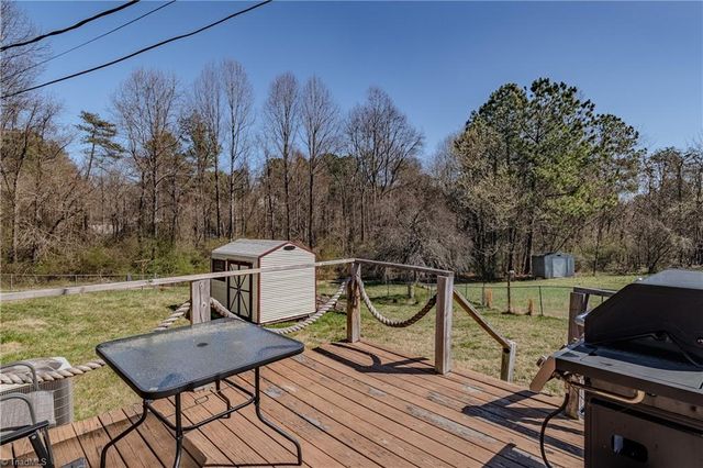 636 Hamburg Street, Mount Airy, NC 27030