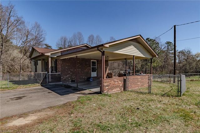 636 Hamburg Street, Mount Airy, NC 27030