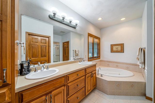 309 E STRATFORD LANE, Appleton, WI 54913
