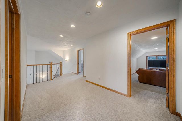 309 E STRATFORD LANE, Appleton, WI 54913