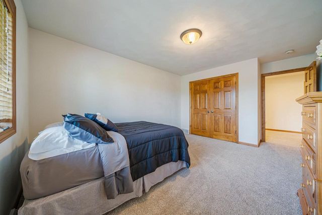 309 E STRATFORD LANE, Appleton, WI 54913