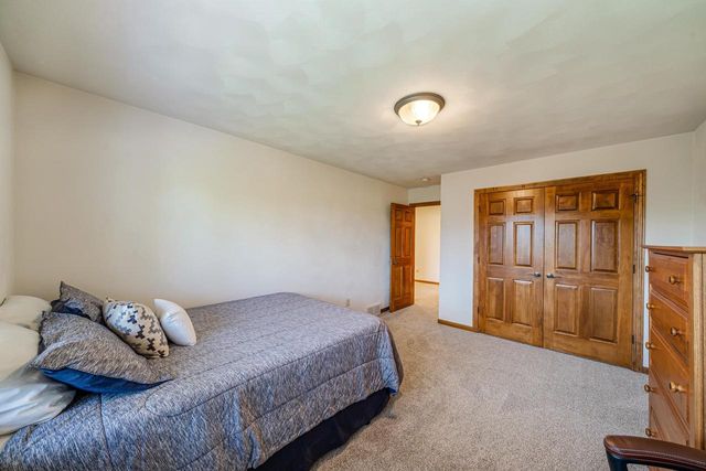 309 E STRATFORD LANE, Appleton, WI 54913