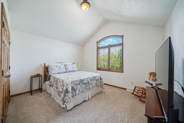 309 E STRATFORD LANE, Appleton, WI 54913