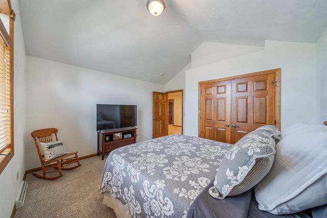 309 E STRATFORD LANE, Appleton, WI 54913