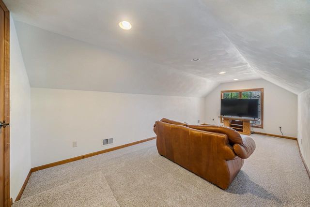 309 E STRATFORD LANE, Appleton, WI 54913