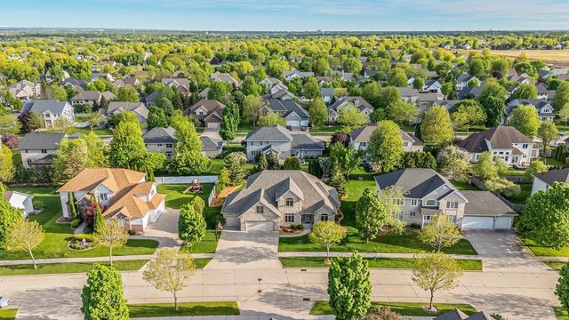 309 E STRATFORD LANE, Appleton, WI 54913