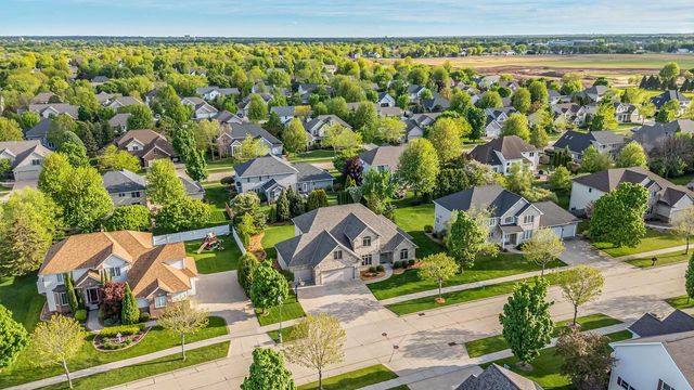 309 E STRATFORD LANE, Appleton, WI 54913