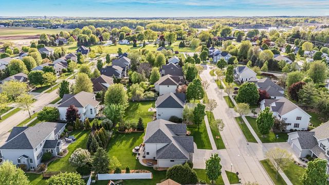 309 E STRATFORD LANE, Appleton, WI 54913