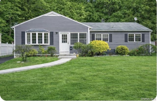 16 Meadow Road, Cortlandt Manor, NY 10548