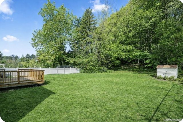 16 Meadow Road, Cortlandt Manor, NY 10548