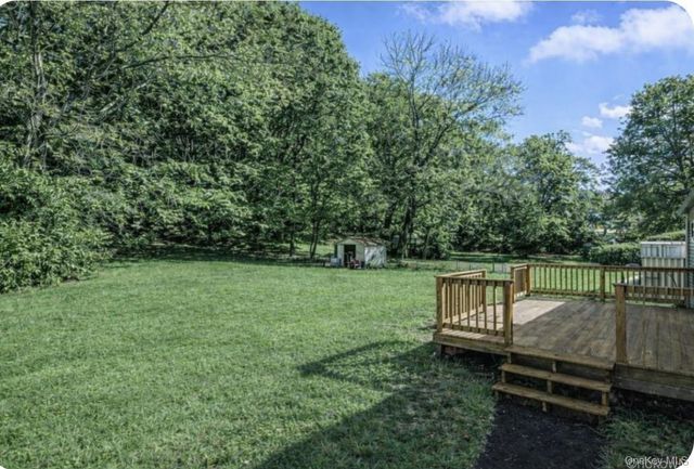 16 Meadow Road, Cortlandt Manor, NY 10548