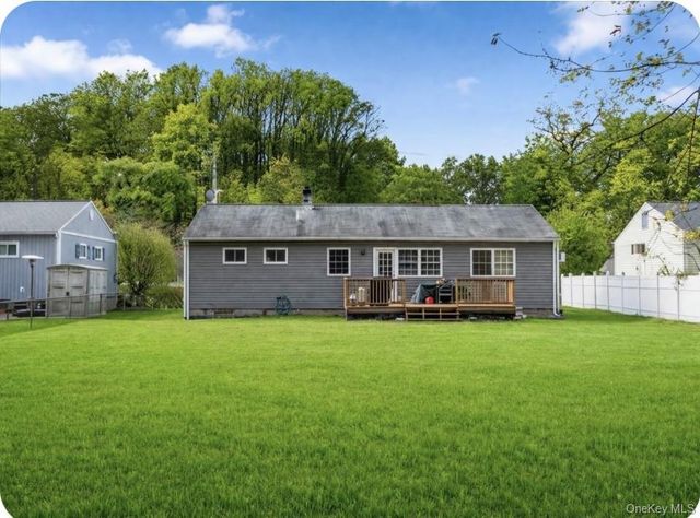 16 Meadow Road, Cortlandt Manor, NY 10548