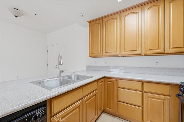 17888 Alburtis Avenue B112, Artesia, CA 90701