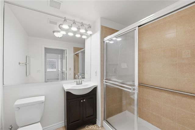 17888 Alburtis Avenue B112, Artesia, CA 90701