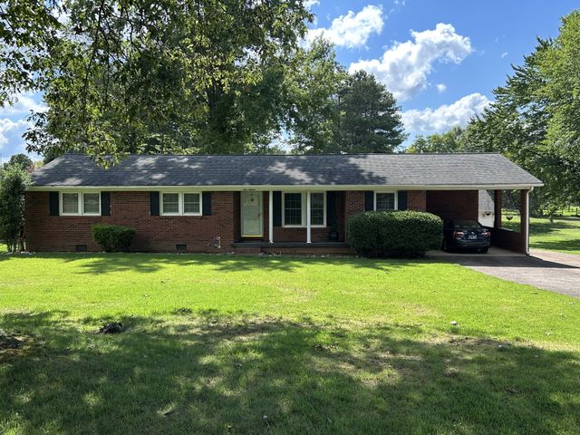 416 S Wilson St, Paris, TN 38242