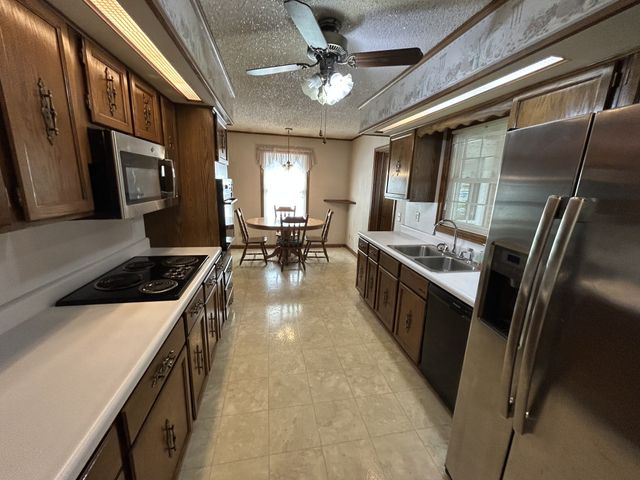 416 S Wilson St, Paris, TN 38242