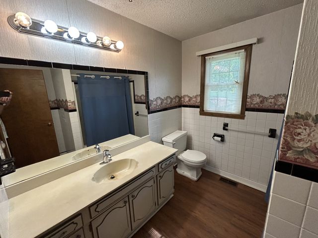 416 S Wilson St, Paris, TN 38242