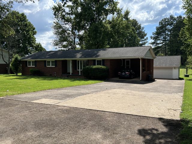 416 S Wilson St, Paris, TN 38242