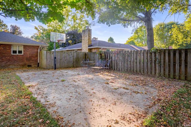 705 N Bittersweet Lane, Muncie, IN 47034